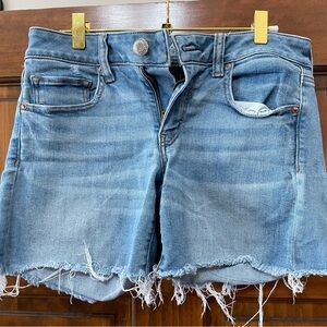American Eagle Size 8 Frayed Hem Women Shorts